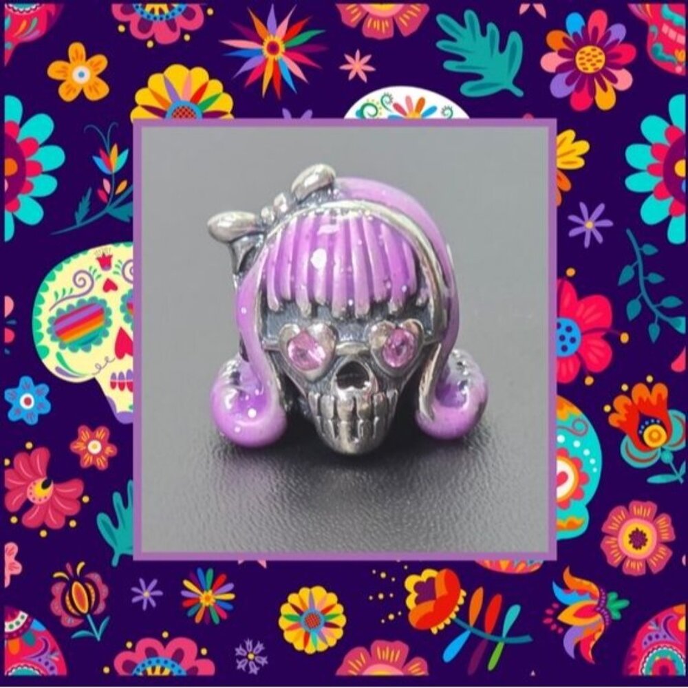 🎃 Purple-Haired Skull Charm that Glows (NWOT)
